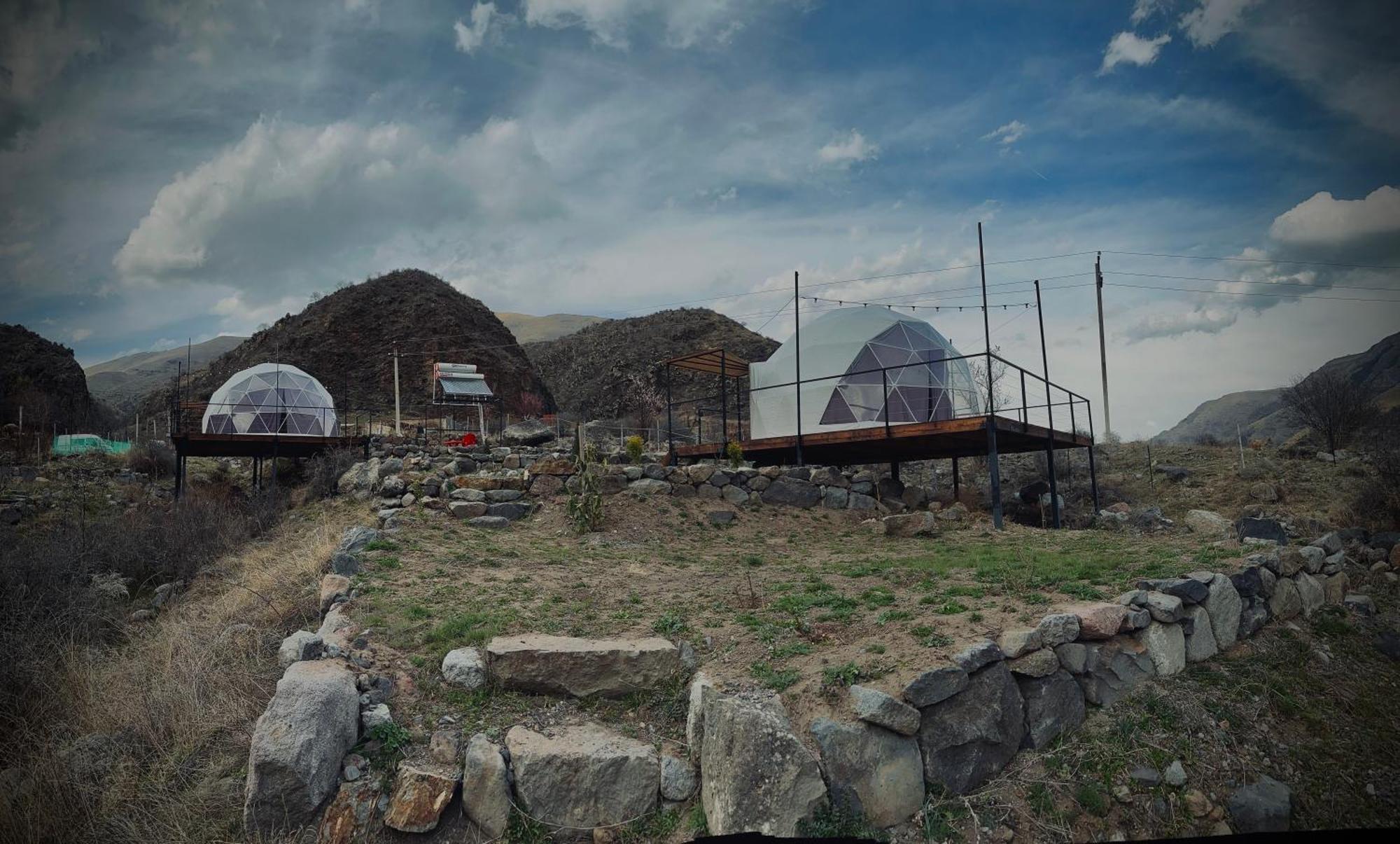 Vardzia Glamping Bagian luar foto