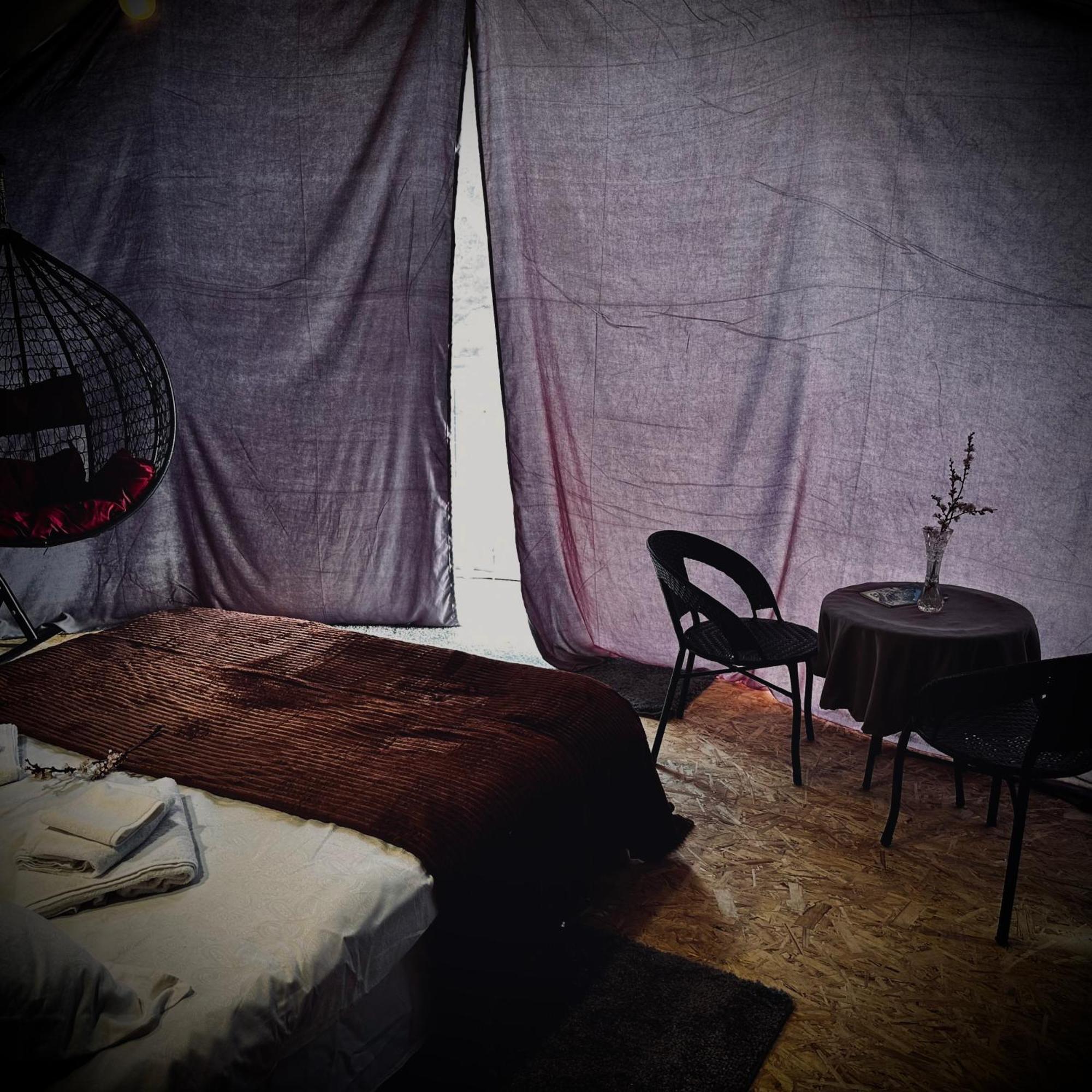 Vardzia Glamping Bagian luar foto