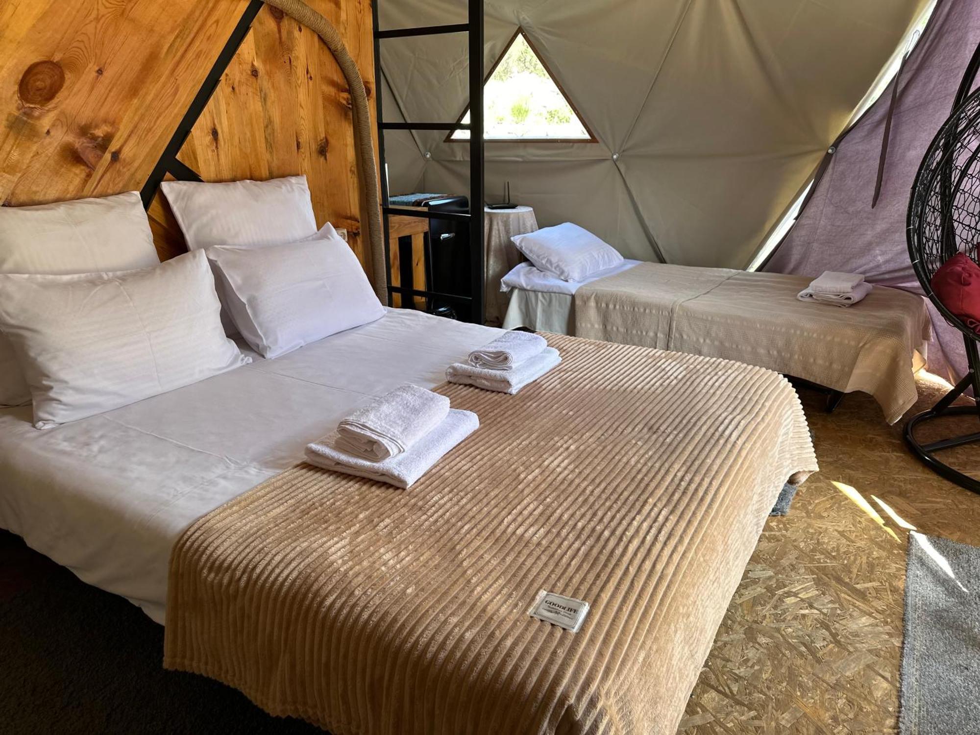 Vardzia Glamping Bagian luar foto