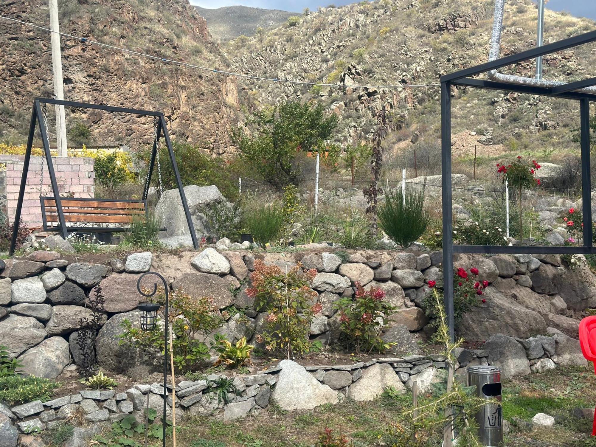 Vardzia Glamping Bagian luar foto