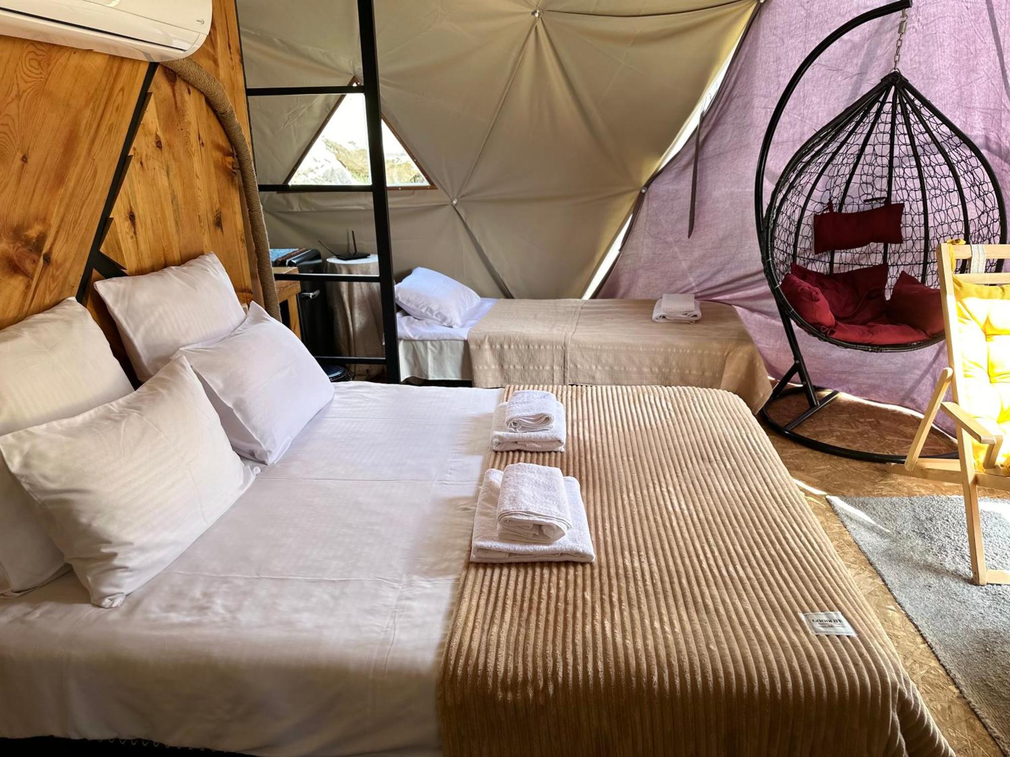 Vardzia Glamping Bagian luar foto