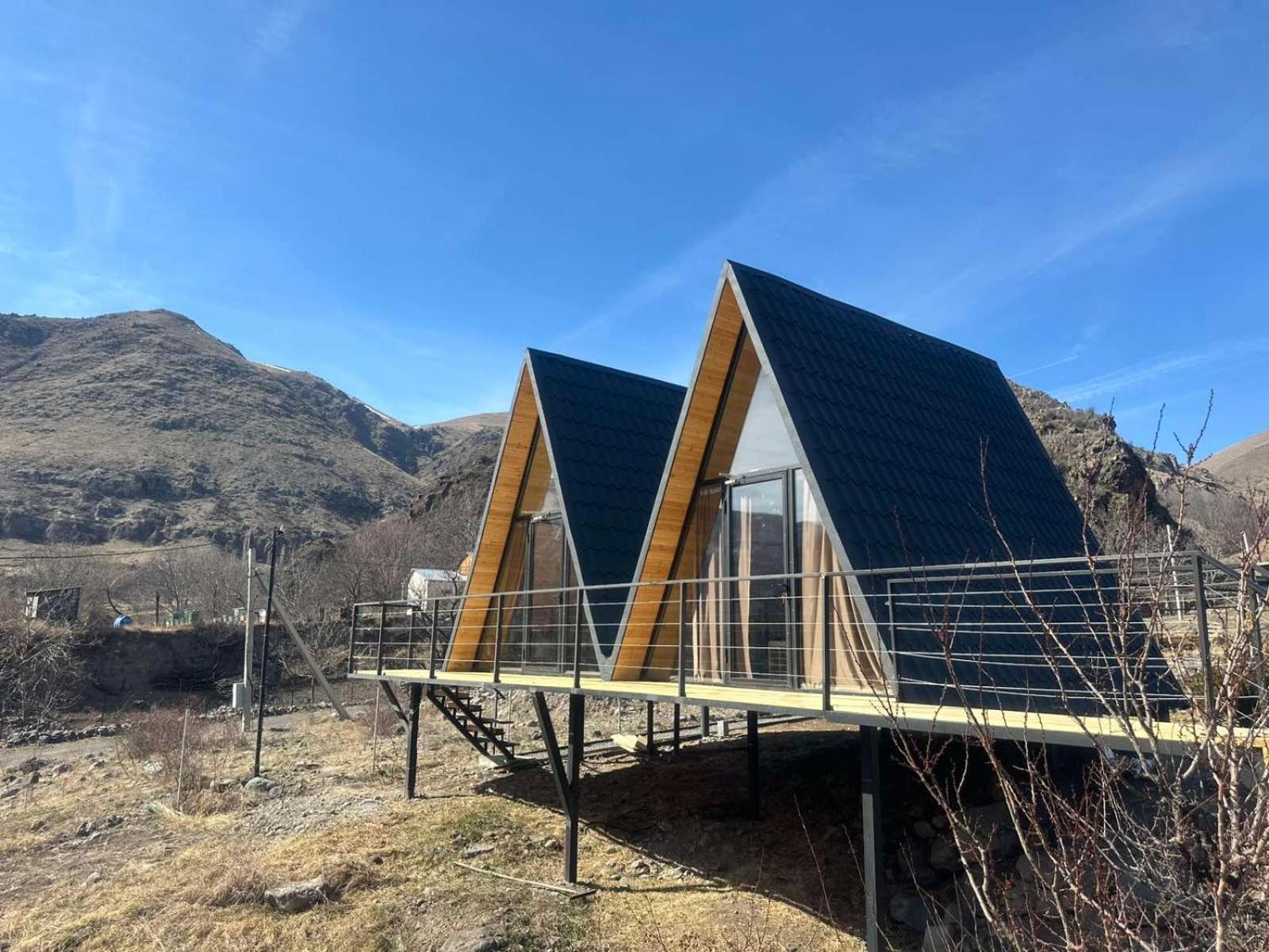 Vardzia Glamping Bagian luar foto