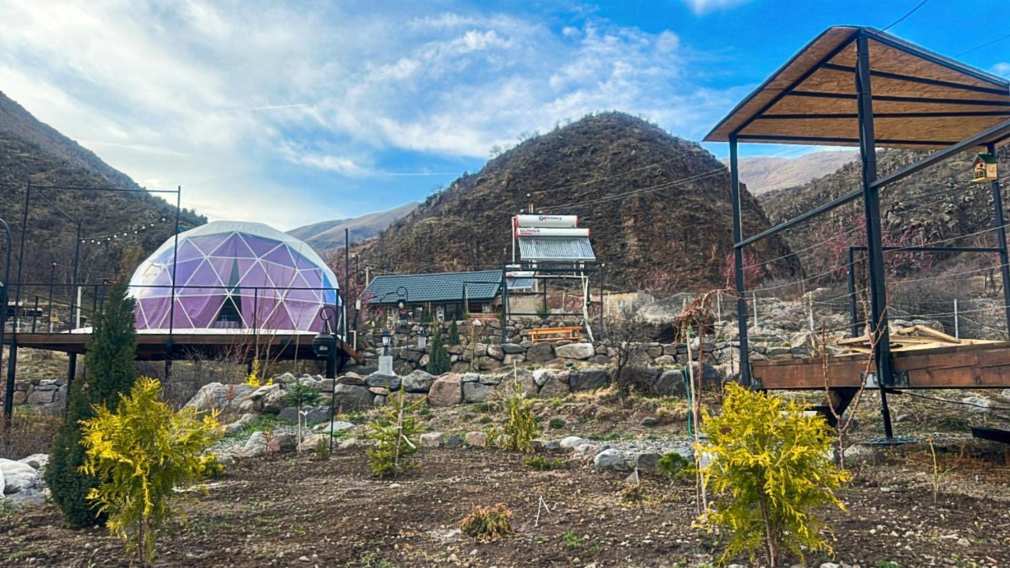 Vardzia Glamping Bagian luar foto