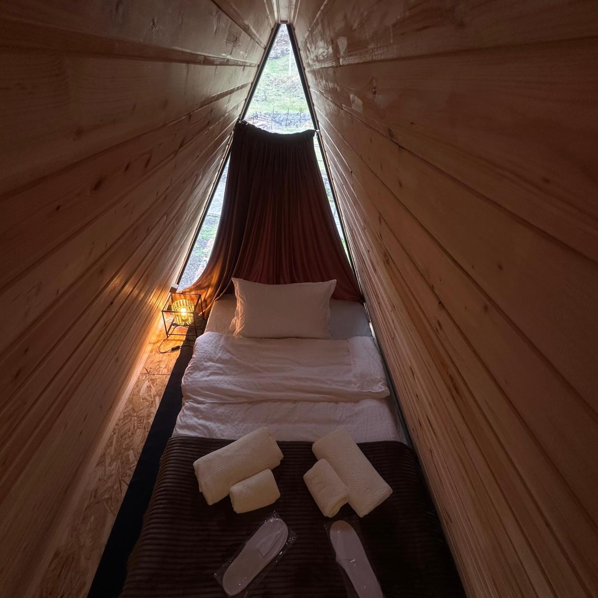 Vardzia Glamping Bagian luar foto