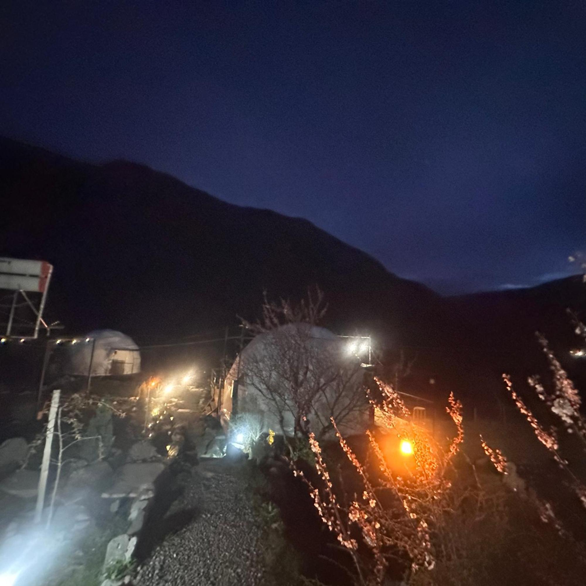 Vardzia Glamping Bagian luar foto