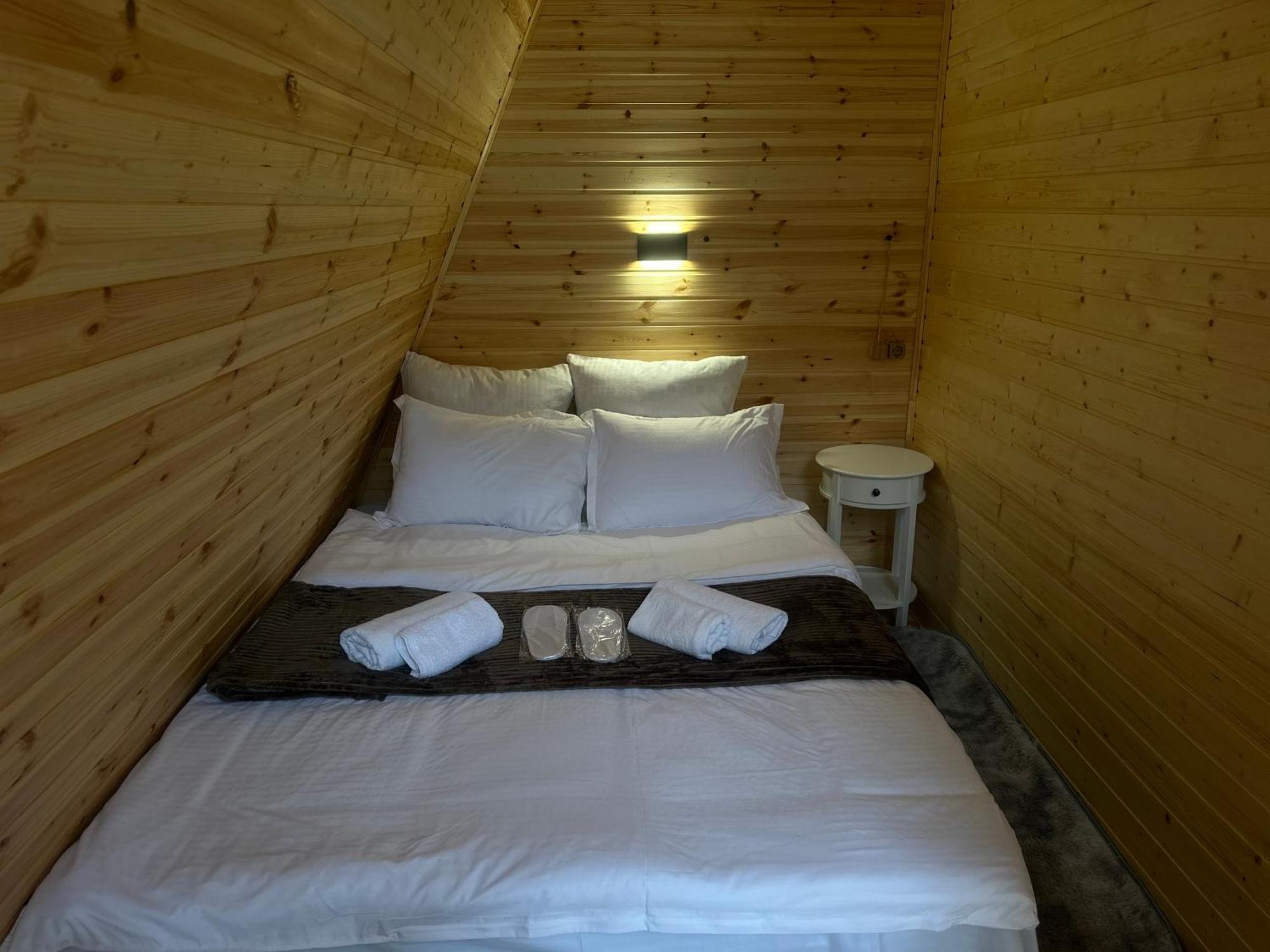 Vardzia Glamping Bagian luar foto