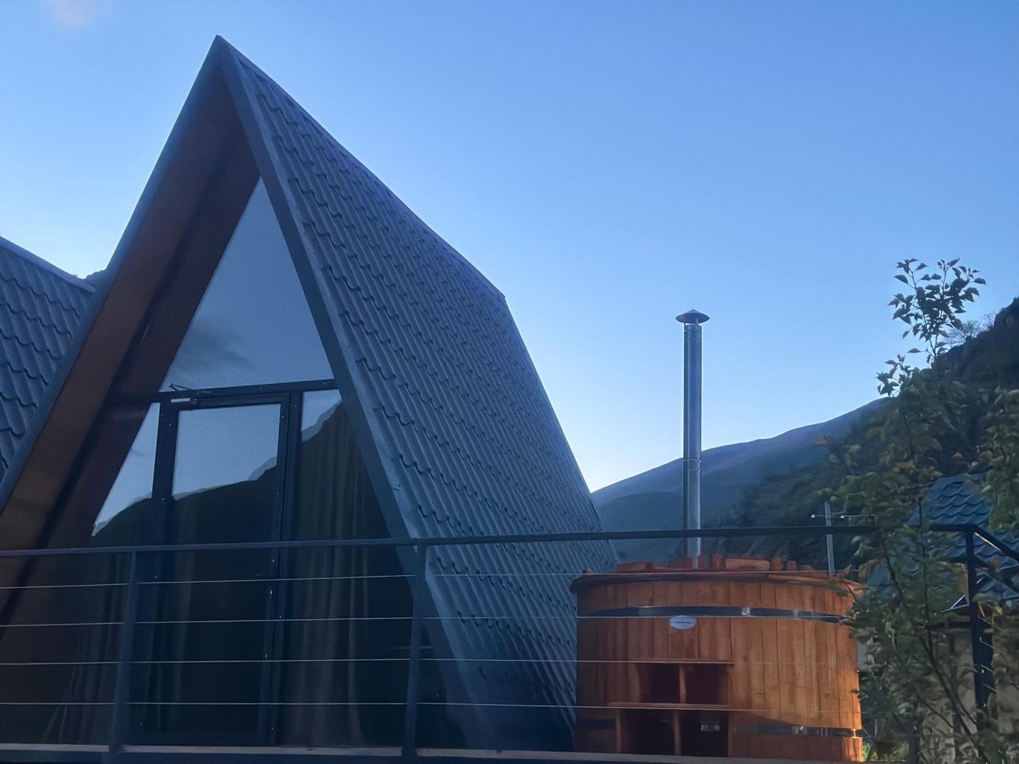 Vardzia Glamping Bagian luar foto