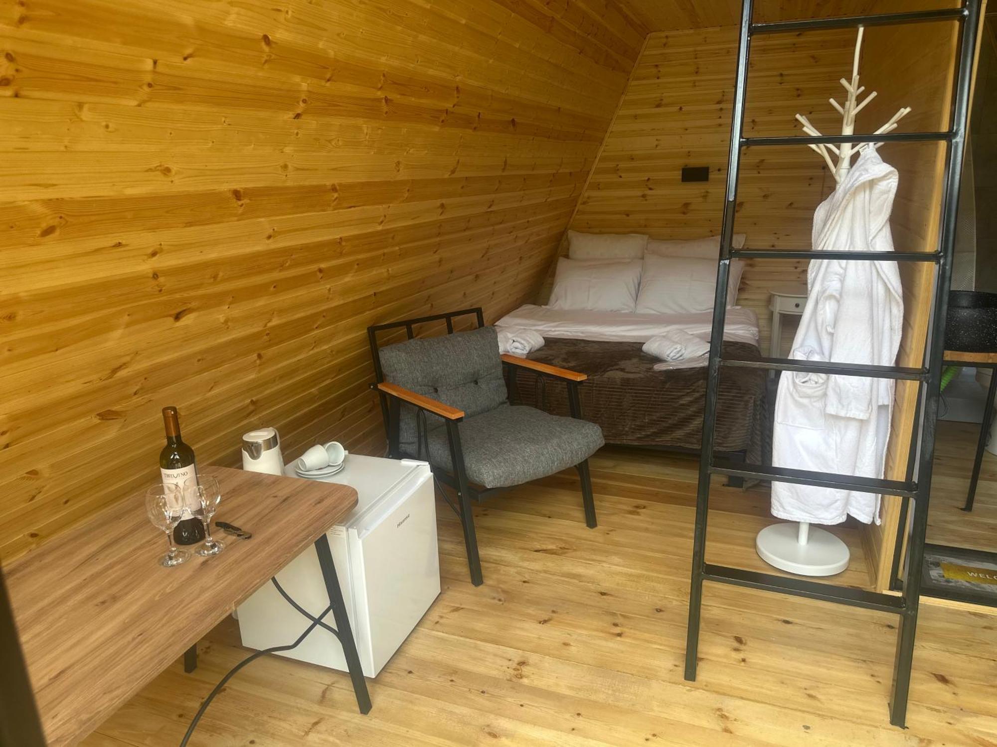 Vardzia Glamping Bagian luar foto